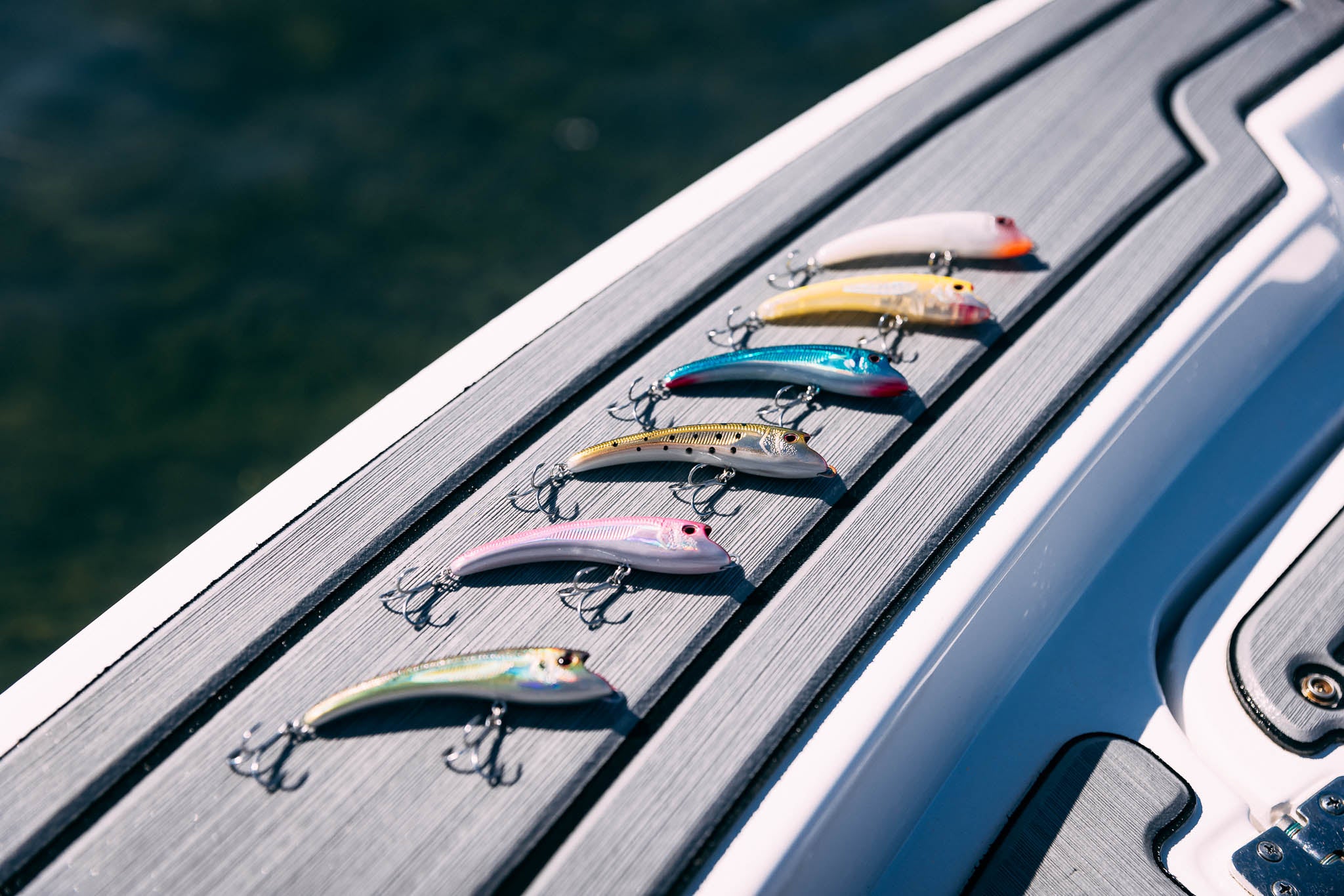 Nomad Design Maverick Fishing Lures, Inshore Suspending Jerkbait, with  Autotune Technology, Suitable for Snook, Stripers, Redfish, Tarpon and