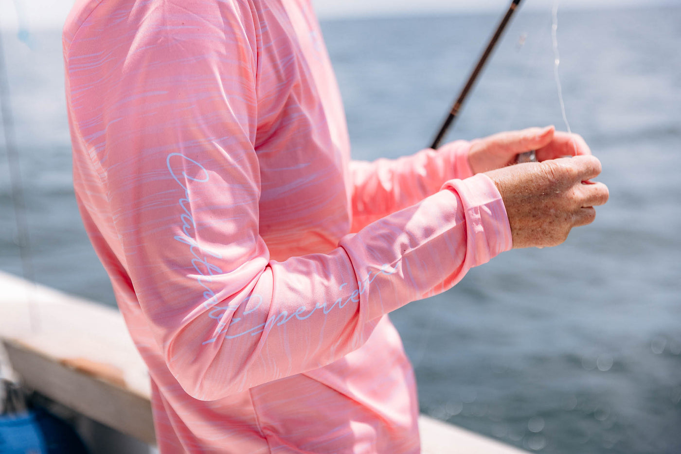 Kingfisher Fishing Fisher Fishing Rod' Women's Cropped T-Shirt